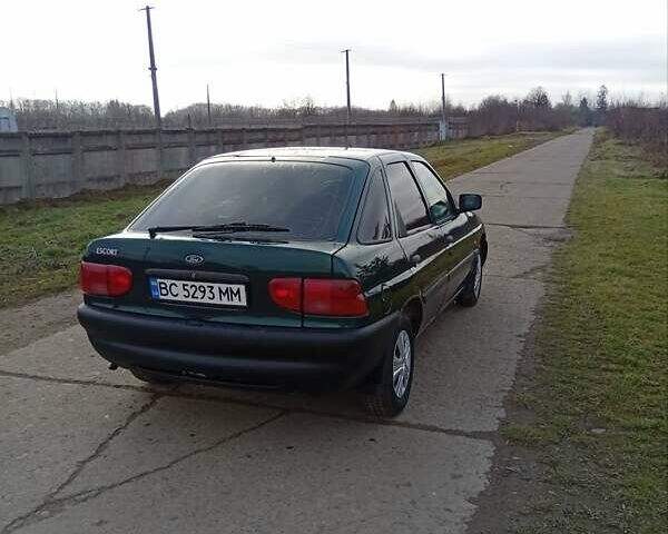 Зеленый Форд Эскорт, объемом двигателя 1.3 л и пробегом 290 тыс. км за 1650 $, фото 2 на Automoto.ua