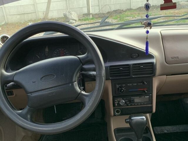 Зеленый Форд Эскорт, объемом двигателя 1.9 л и пробегом 251 тыс. км за 2000 $, фото 8 на Automoto.ua