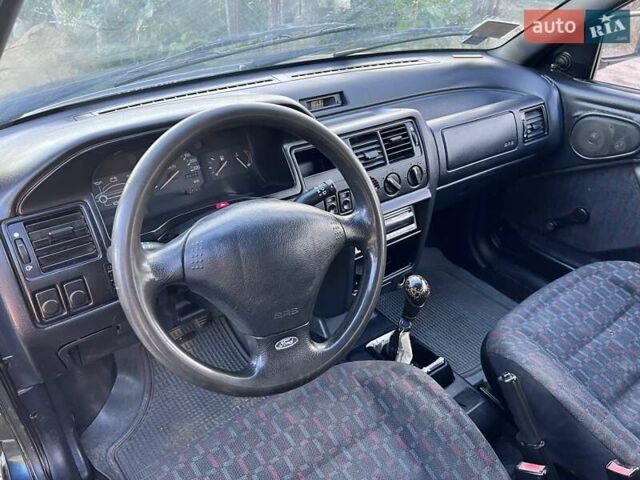 Зелений Форд Ескорт, об'ємом двигуна 1.4 л та пробігом 740 тис. км за 1700 $, фото 3 на Automoto.ua