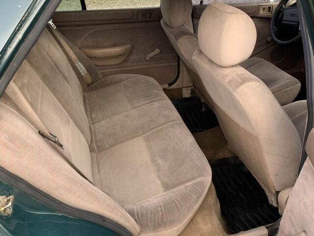 Зеленый Форд Эскорт, объемом двигателя 1.9 л и пробегом 251 тыс. км за 2000 $, фото 10 на Automoto.ua