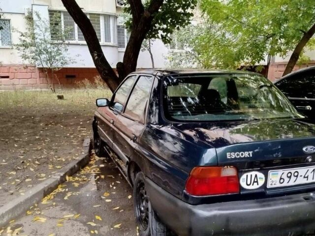 Зеленый Форд Эскорт, объемом двигателя 1 л и пробегом 3 тыс. км за 1700 $, фото 3 на Automoto.ua