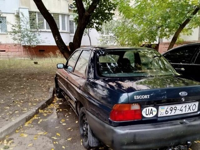Зеленый Форд Эскорт, объемом двигателя 1.8 л и пробегом 3 тыс. км за 1900 $, фото 1 на Automoto.ua