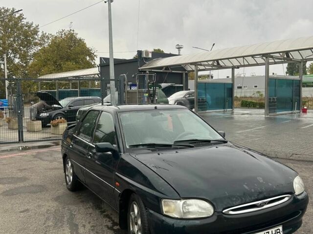 Зеленый Форд Эскорт, объемом двигателя 1.8 л и пробегом 340 тыс. км за 1000 $, фото 6 на Automoto.ua