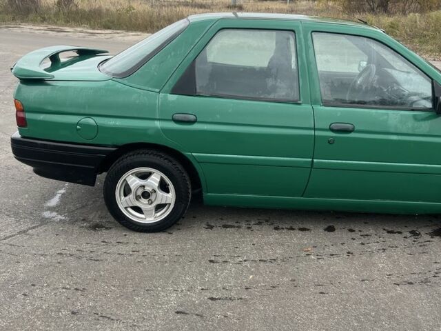 Зелений Форд Ескорт, об'ємом двигуна 1.6 л та пробігом 200 тис. км за 1000 $, фото 7 на Automoto.ua