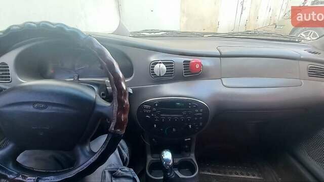 Зелений Форд Ескорт, об'ємом двигуна 2 л та пробігом 150 тис. км за 2000 $, фото 5 на Automoto.ua