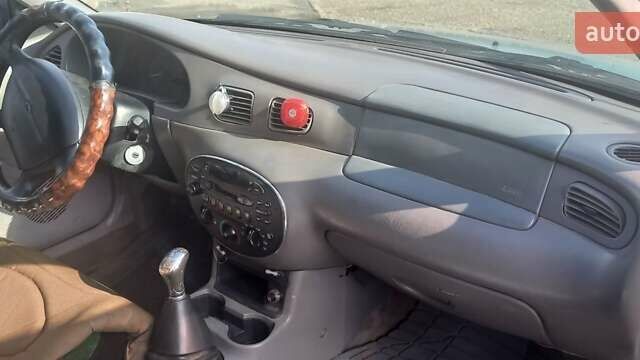 Зелений Форд Ескорт, об'ємом двигуна 2 л та пробігом 150 тис. км за 2000 $, фото 1 на Automoto.ua