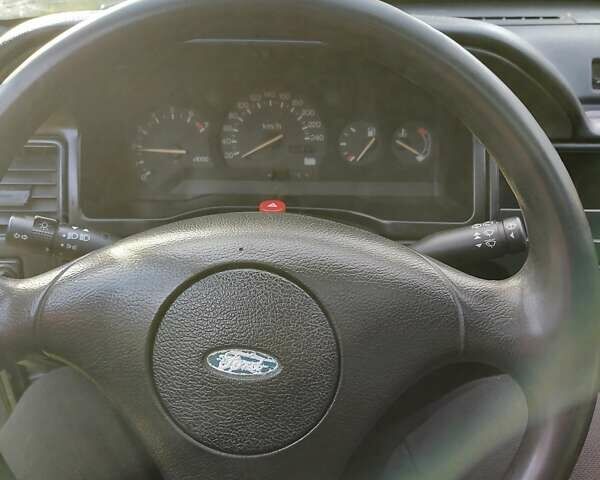 Зеленый Форд Эскорт, объемом двигателя 1.8 л и пробегом 436 тыс. км за 1999 $, фото 16 на Automoto.ua