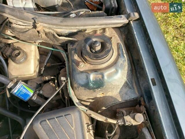 Зеленый Форд Эскорт, объемом двигателя 1.8 л и пробегом 436 тыс. км за 1999 $, фото 8 на Automoto.ua