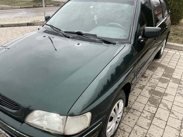 Зеленый Форд Эскорт, объемом двигателя 1.6 л и пробегом 321 тыс. км за 1211 $, фото 1 на Automoto.ua