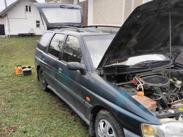 Зеленый Форд Эскорт, объемом двигателя 1.3 л и пробегом 3 тыс. км за 500 $, фото 4 на Automoto.ua