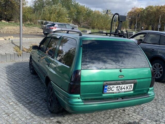 Зеленый Форд Эскорт, объемом двигателя 1.8 л и пробегом 408 тыс. км за 1500 $, фото 3 на Automoto.ua