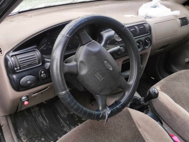 Зеленый Форд Эскорт, объемом двигателя 1.3 л и пробегом 3 тыс. км за 500 $, фото 6 на Automoto.ua