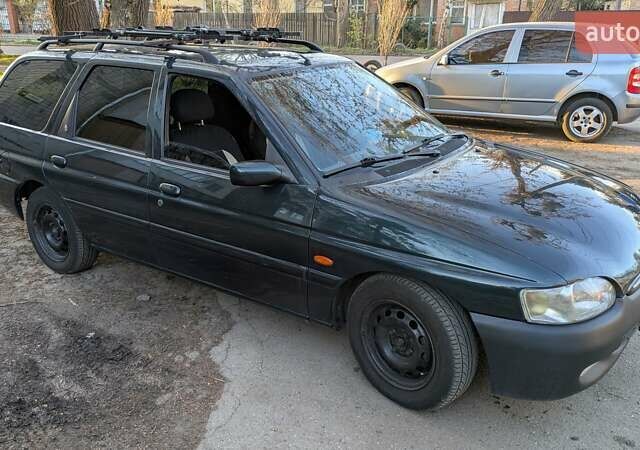 Зеленый Форд Эскорт, объемом двигателя 1.6 л и пробегом 217 тыс. км за 2000 $, фото 31 на Automoto.ua