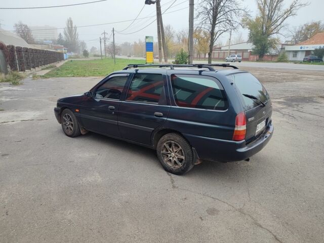 Зеленый Форд Эскорт, объемом двигателя 1.6 л и пробегом 220 тыс. км за 1100 $, фото 4 на Automoto.ua