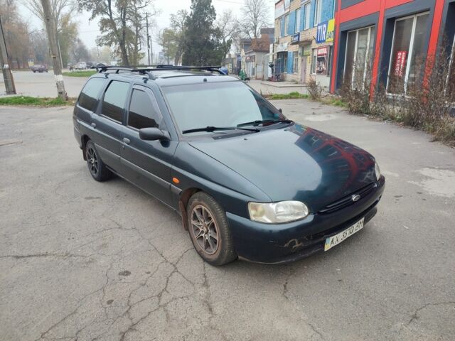 Зеленый Форд Эскорт, объемом двигателя 1.6 л и пробегом 220 тыс. км за 1100 $, фото 2 на Automoto.ua