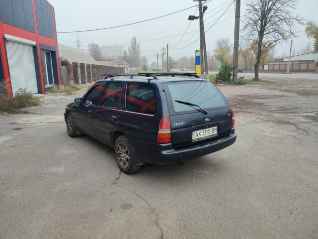 Зеленый Форд Эскорт, объемом двигателя 1.6 л и пробегом 220 тыс. км за 1100 $, фото 3 на Automoto.ua