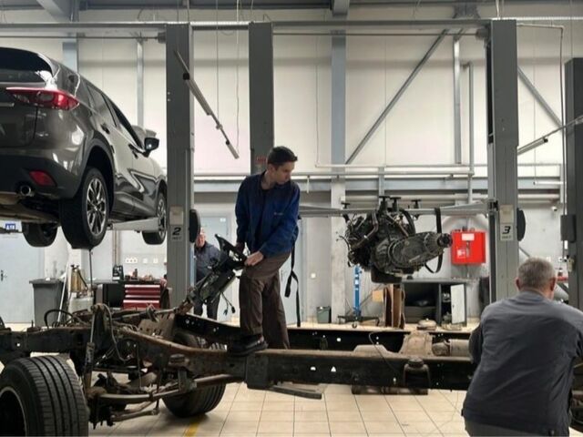 Форд Экскурсия 2005 в Броварах на Automoto.ua Черный Форд Экскурсия, объемом двигателя 0 л и пробегом 100 тыс. км за 9000 $, фото 5 на Automoto.ua