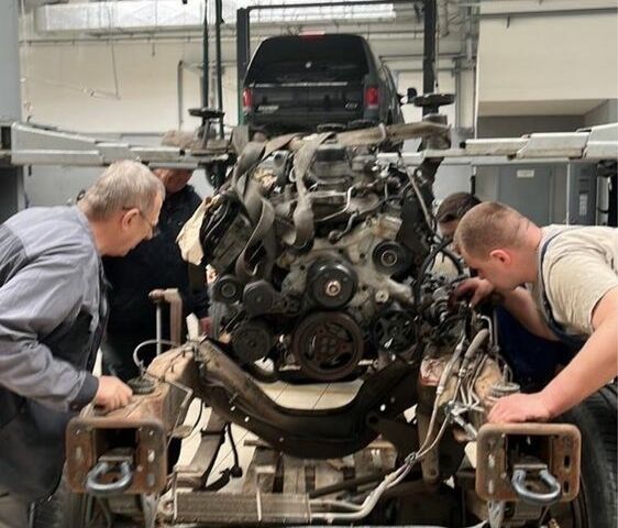 Форд Экскурсия 2005 в Броварах на Automoto.ua Черный Форд Экскурсия, объемом двигателя 0 л и пробегом 100 тыс. км за 9000 $, фото 3 на Automoto.ua