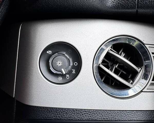 Белый Форд Экспедиция, объемом двигателя 3.5 л и пробегом 160 тыс. км за 21500 $, фото 19 на Automoto.ua
