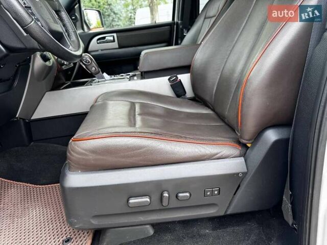 Белый Форд Экспедиция, объемом двигателя 3.5 л и пробегом 160 тыс. км за 21500 $, фото 20 на Automoto.ua