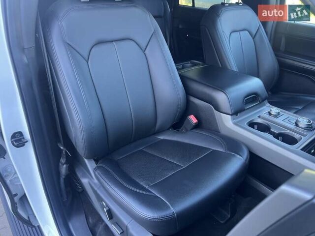 Форд Экспедиция 2019 в Ровно на Automoto.ua Белый Форд Экспедиция, объемом двигателя 3.5 л и пробегом 157 тыс. км за 26000 $, фото 36 на Automoto.ua