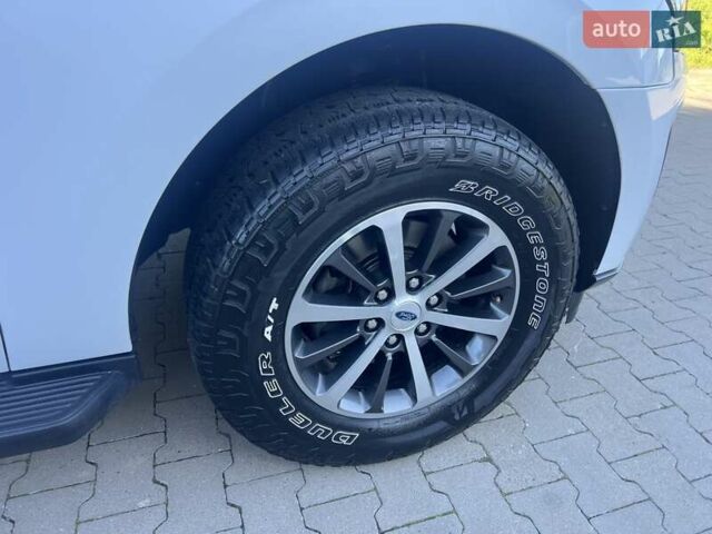 Форд Экспедиция 2019 в Ровно на Automoto.ua Белый Форд Экспедиция, объемом двигателя 3.5 л и пробегом 157 тыс. км за 26000 $, фото 45 на Automoto.ua