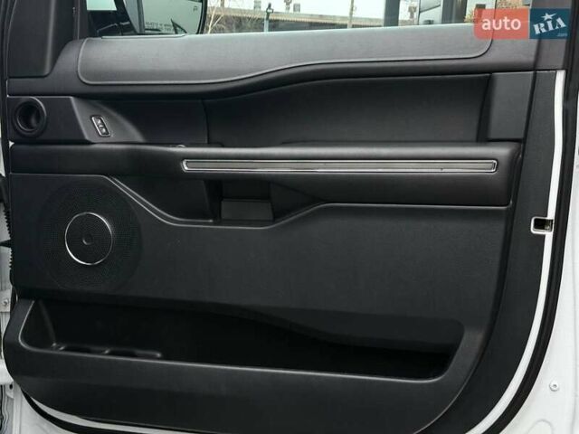 Белый Форд Экспедиция, объемом двигателя 3.5 л и пробегом 157 тыс. км за 26300 $, фото 61 на Automoto.ua