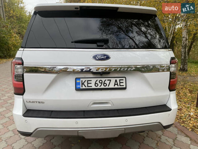 Белый Форд Экспедиция, объемом двигателя 3.5 л и пробегом 157 тыс. км за 34999 $, фото 1 на Automoto.ua