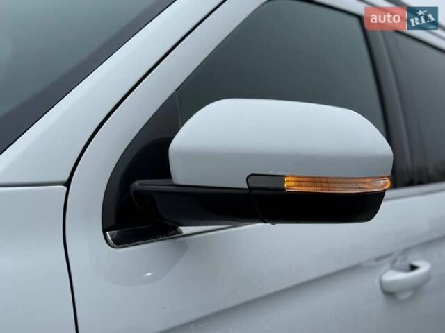 Белый Форд Экспедиция, объемом двигателя 3.5 л и пробегом 157 тыс. км за 26300 $, фото 3 на Automoto.ua