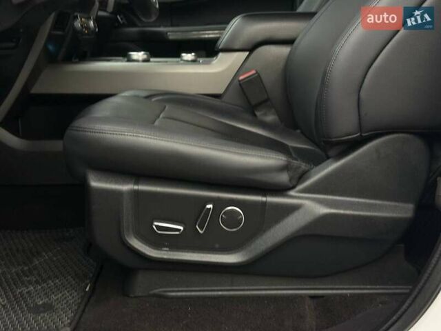 Белый Форд Экспедиция, объемом двигателя 3.5 л и пробегом 157 тыс. км за 26300 $, фото 22 на Automoto.ua