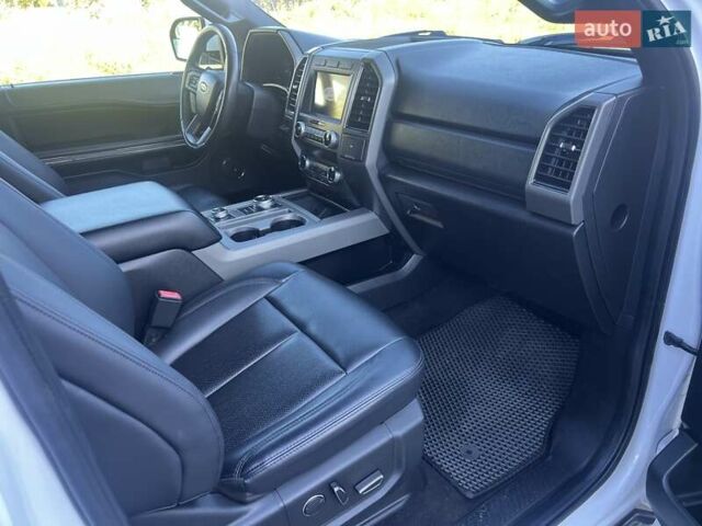 Форд Экспедиция 2019 в Ровно на Automoto.ua Белый Форд Экспедиция, объемом двигателя 3.5 л и пробегом 157 тыс. км за 26000 $, фото 17 на Automoto.ua