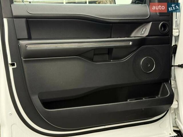 Белый Форд Экспедиция, объемом двигателя 3.5 л и пробегом 157 тыс. км за 26300 $, фото 19 на Automoto.ua