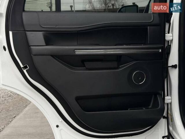 Белый Форд Экспедиция, объемом двигателя 3.5 л и пробегом 157 тыс. км за 26300 $, фото 44 на Automoto.ua