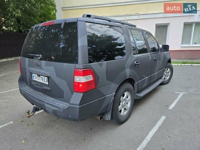 Чорний Форд Экспедиція, об'ємом двигуна 5.4 л та пробігом 310 тис. км за 14000 $, фото 15 на Automoto.ua