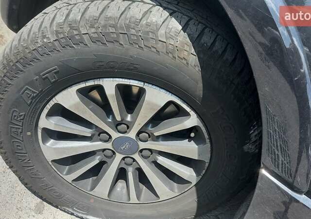 Черный Форд Экспедиция, объемом двигателя 3.5 л и пробегом 170 тыс. км за 17890 $, фото 2 на Automoto.ua