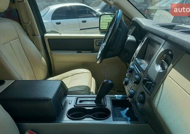 Черный Форд Экспедиция, объемом двигателя 3.5 л и пробегом 170 тыс. км за 17890 $, фото 4 на Automoto.ua