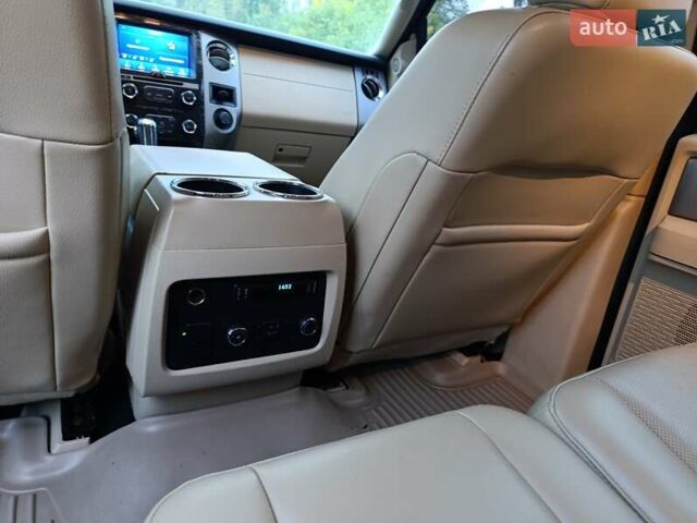 Форд Экспедиция 2016 в Киеве на Automoto.ua Черный Форд Экспедиция, объемом двигателя 3.5 л и пробегом 233 тыс. км за 22500 $, фото 7 на Automoto.ua