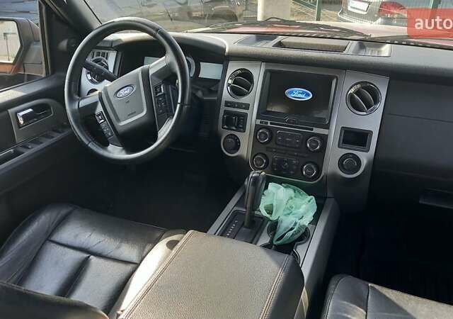 Форд Экспедиция 2016 в Киеве на Automoto.ua Красный Форд Экспедиция, объемом двигателя 3.5 л и пробегом 249 тыс. км за 19989 $, фото 74 на Automoto.ua