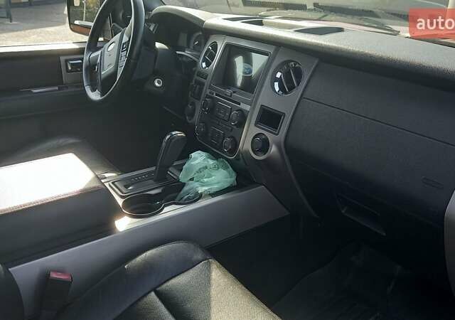 Форд Экспедиция 2016 в Киеве на Automoto.ua Красный Форд Экспедиция, объемом двигателя 3.5 л и пробегом 249 тыс. км за 19989 $, фото 78 на Automoto.ua