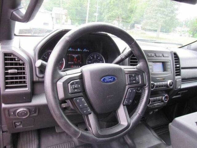 Красный Форд Экспедиция, объемом двигателя 3.5 л и пробегом 32 тыс. км за 5700 $, фото 5 на Automoto.ua