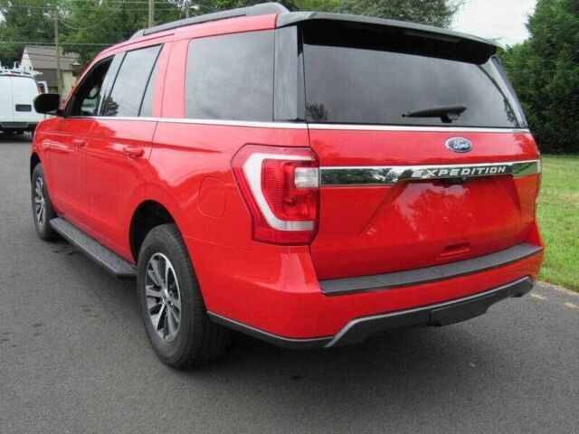 Красный Форд Экспедиция, объемом двигателя 3.5 л и пробегом 32 тыс. км за 5700 $, фото 1 на Automoto.ua