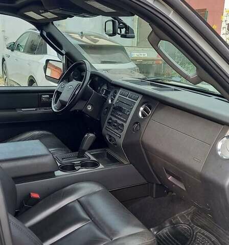 Серый Форд Экспедиция, объемом двигателя 5.4 л и пробегом 106 тыс. км за 11990 $, фото 6 на Automoto.ua