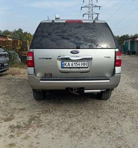 Серый Форд Экспедиция, объемом двигателя 5.4 л и пробегом 106 тыс. км за 11990 $, фото 5 на Automoto.ua