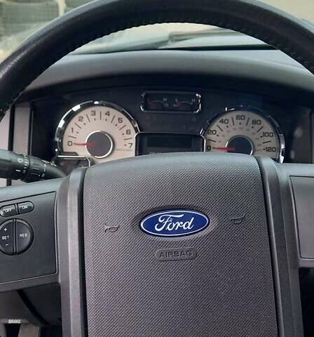 Серый Форд Экспедиция, объемом двигателя 5.4 л и пробегом 106 тыс. км за 11990 $, фото 9 на Automoto.ua