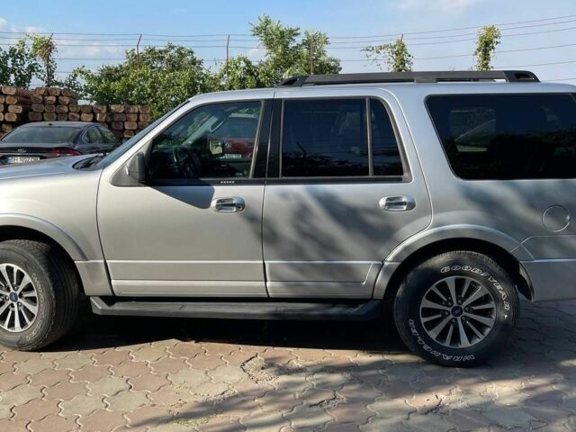 Серый Форд Экспедиция, объемом двигателя 3.5 л и пробегом 72 тыс. км за 17000 $, фото 3 на Automoto.ua