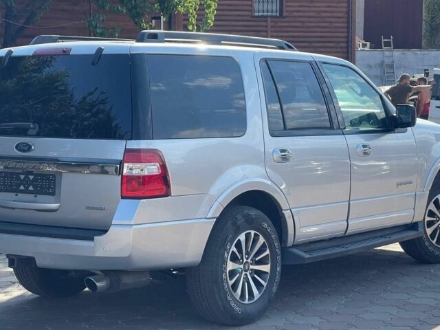 Серый Форд Экспедиция, объемом двигателя 3.5 л и пробегом 72 тыс. км за 17000 $, фото 6 на Automoto.ua