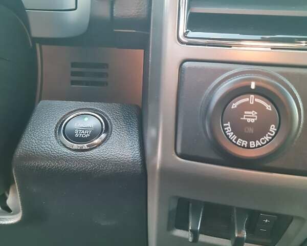 Серый Форд Экспедиция, объемом двигателя 3.5 л и пробегом 108 тыс. км за 38500 $, фото 44 на Automoto.ua