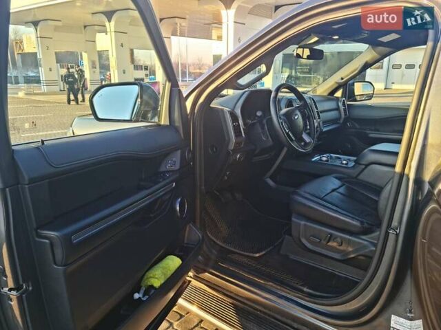 Серый Форд Экспедиция, объемом двигателя 3.5 л и пробегом 108 тыс. км за 38500 $, фото 32 на Automoto.ua