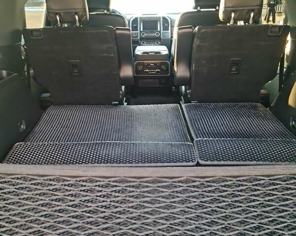 Серый Форд Экспедиция, объемом двигателя 3.5 л и пробегом 108 тыс. км за 38500 $, фото 18 на Automoto.ua