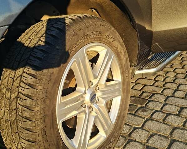 Серый Форд Экспедиция, объемом двигателя 3.5 л и пробегом 108 тыс. км за 38500 $, фото 49 на Automoto.ua